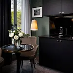 Hotel apartamentowy Rayz Eiffel 4*