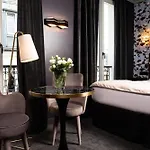 Rayz Eiffel Aparthotel