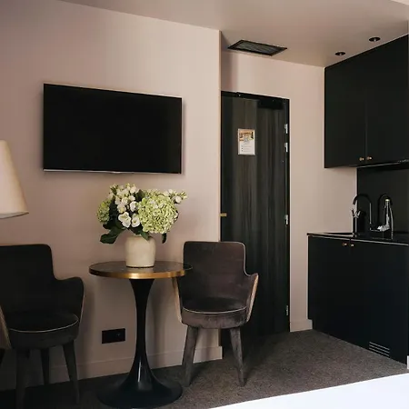 Rayz Eiffel 4* باريس