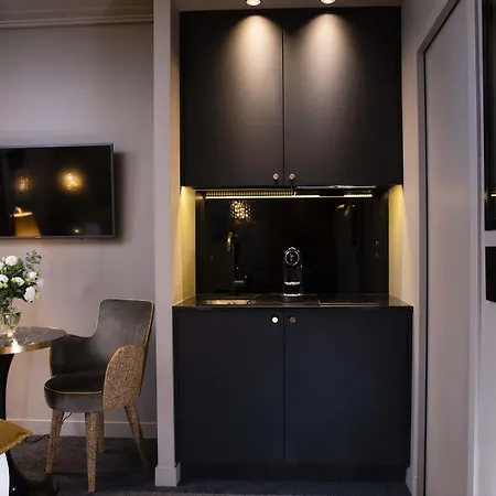 Rayz Eiffel Apart-hotel 4*