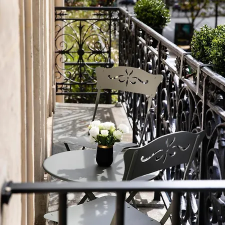 Rayz Eiffel Hotel apartamentowy Paryż