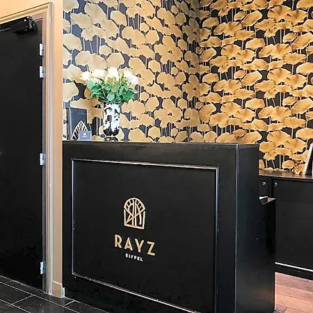Rayz Eiffel Aparthotel