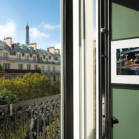 Rayz Eiffel Aparthotel
