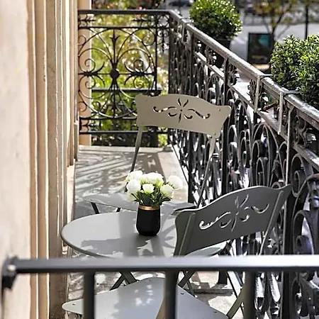 Aparthotel Rayz Eiffel 4*
