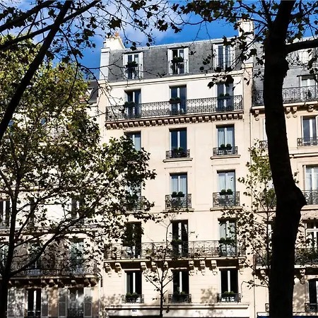 Rayz Eiffel Apartmanhotel 3*