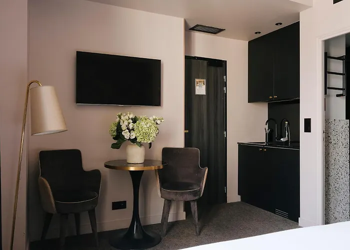 Rayz Eiffel 4* Parijs