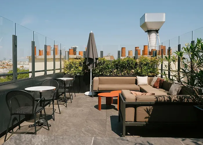 Rayz Eiffel Aparthotel 4*