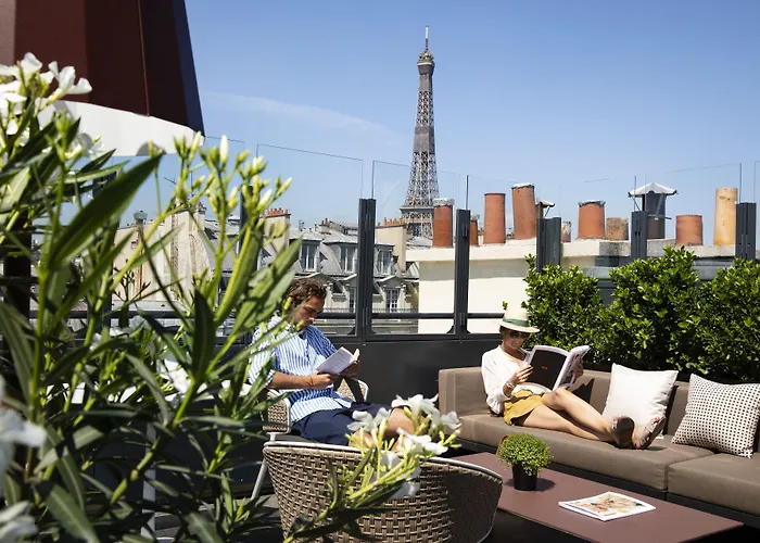 Rayz Eiffel Aparthotel