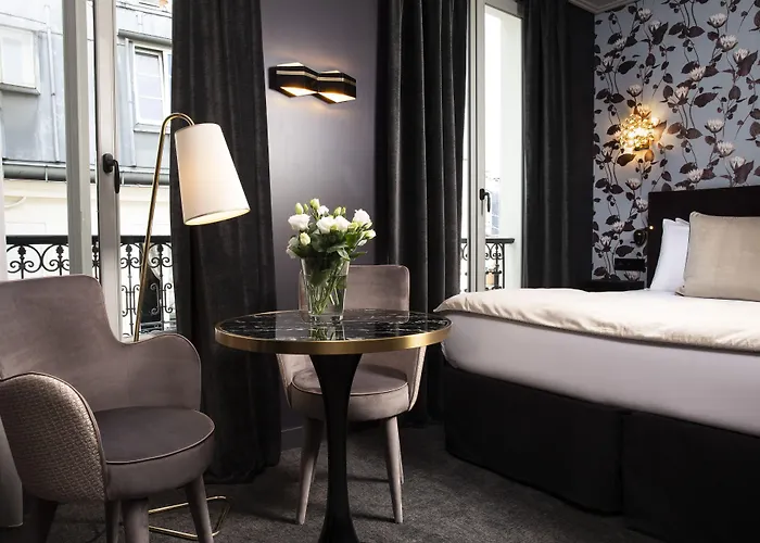 Rayz Eiffel Aparthotel 4*
