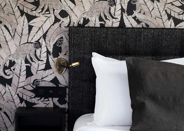 Rayz Eiffel 4* Paris