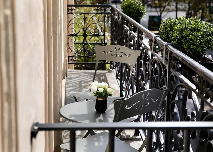 Rayz Eiffel Aparthotel Parigi