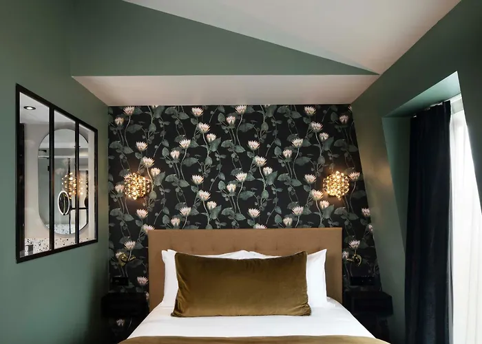 Rayz Eiffel 4* Parijs