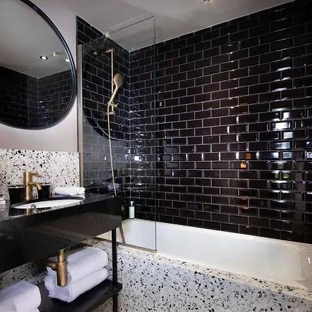 Rayz Eiffel Aparthotel