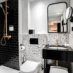 Rayz Eiffel Aparthotel 4*