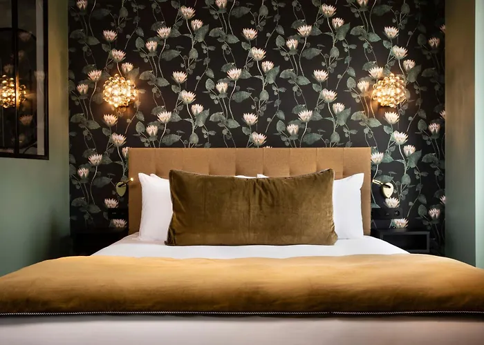 Rayz Eiffel Aparthotel 4*