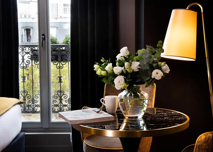 Rayz Eiffel Aparthotel